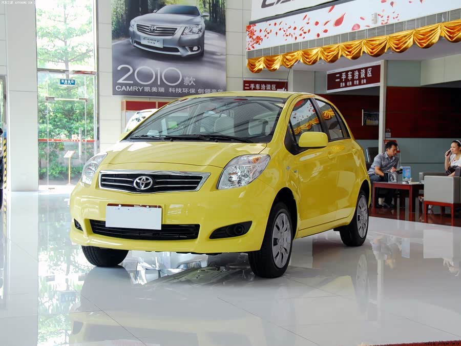 Toyota YARiS 2013